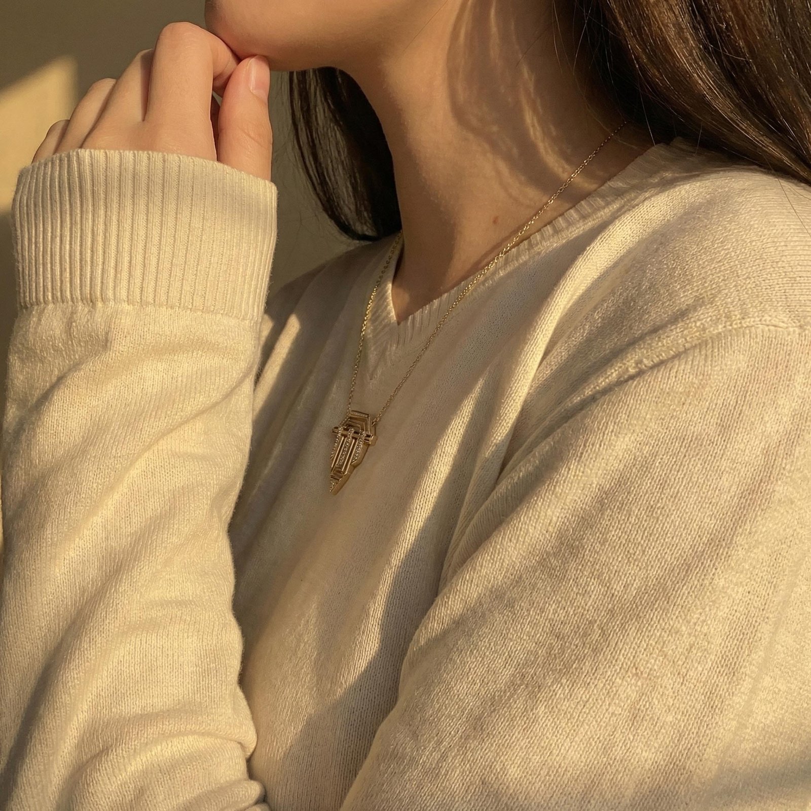 925-ayar-gumus-geometrik-tasarim-kolye-gun-isigi-kombin