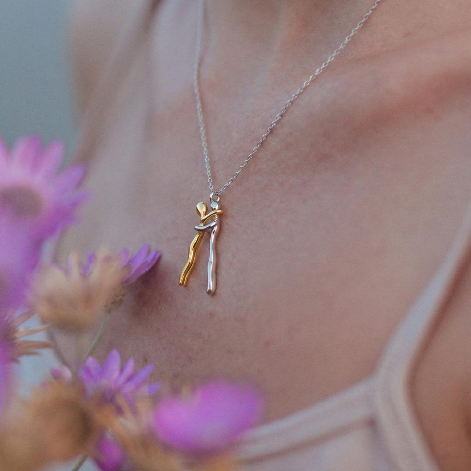 Sarılan Sevgililer Kolyesi | 925 Gümüş