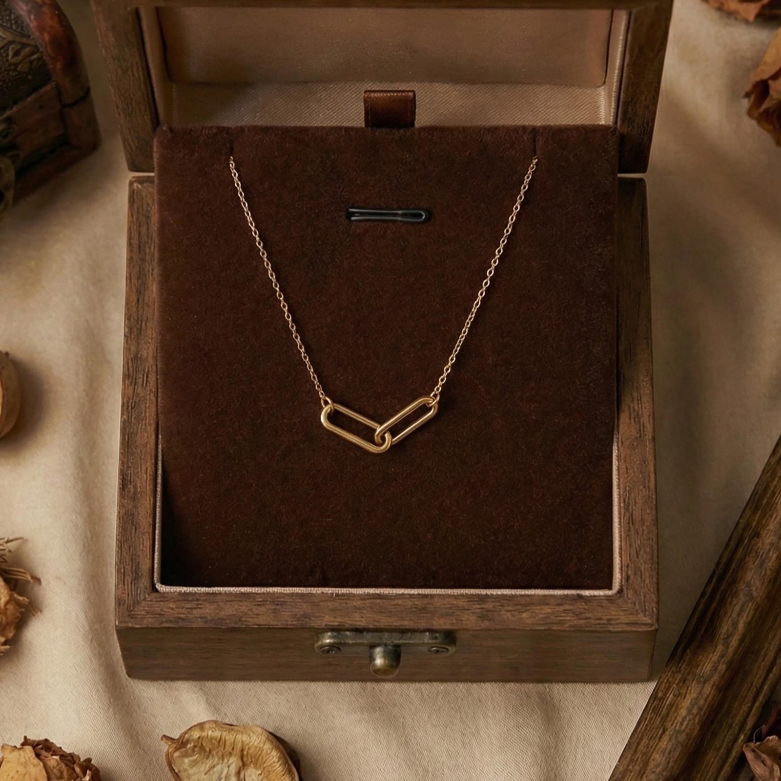 c-ice-gecmis-zincir-kolye-hediyelik-detay