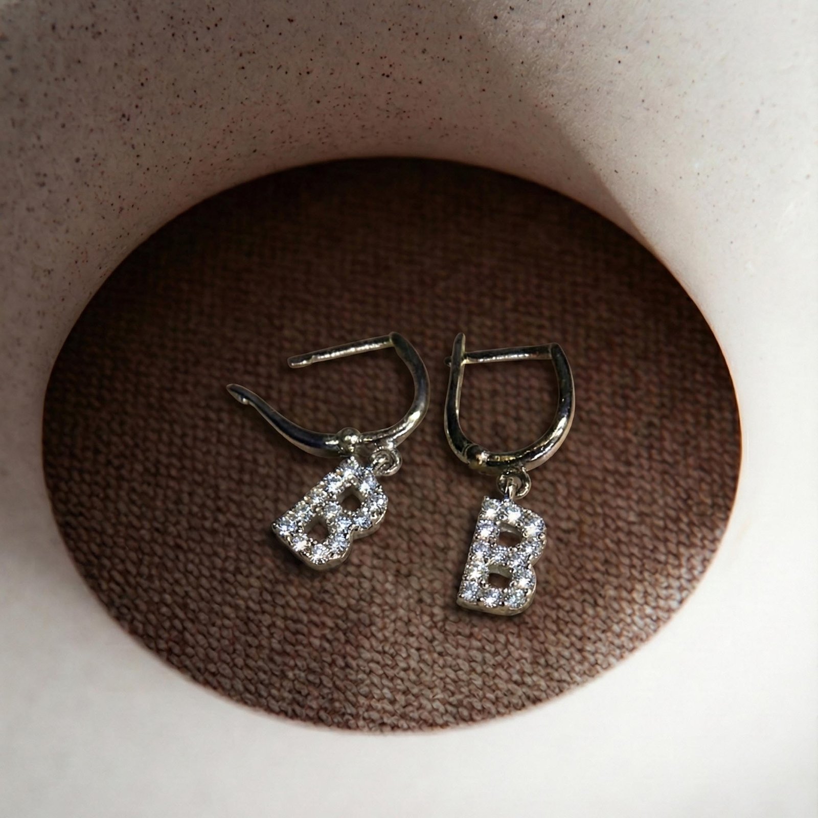 Harf Sallantılı Halka Küpe | 925 Gümüş